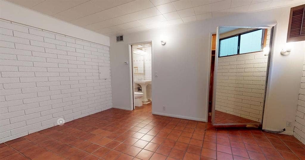 1 BR in Manhattan Beach