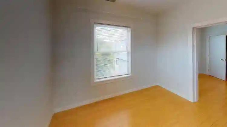 1 BR in Oakland