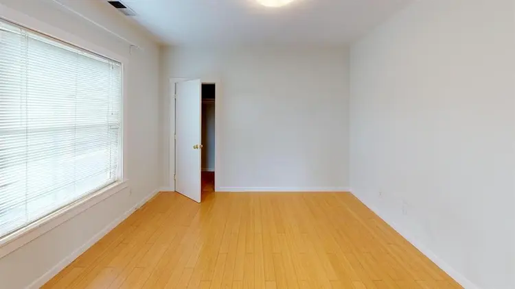 1 BR in Oakland