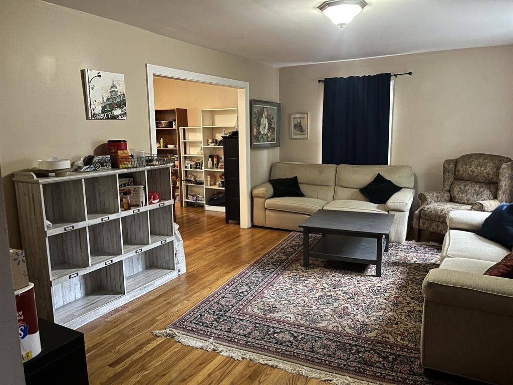 Walk to NIH & Metro-Furnished rooms