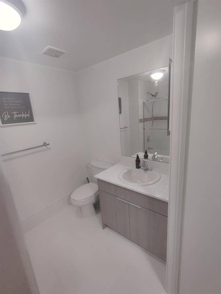 Master bedroom with bath $1250