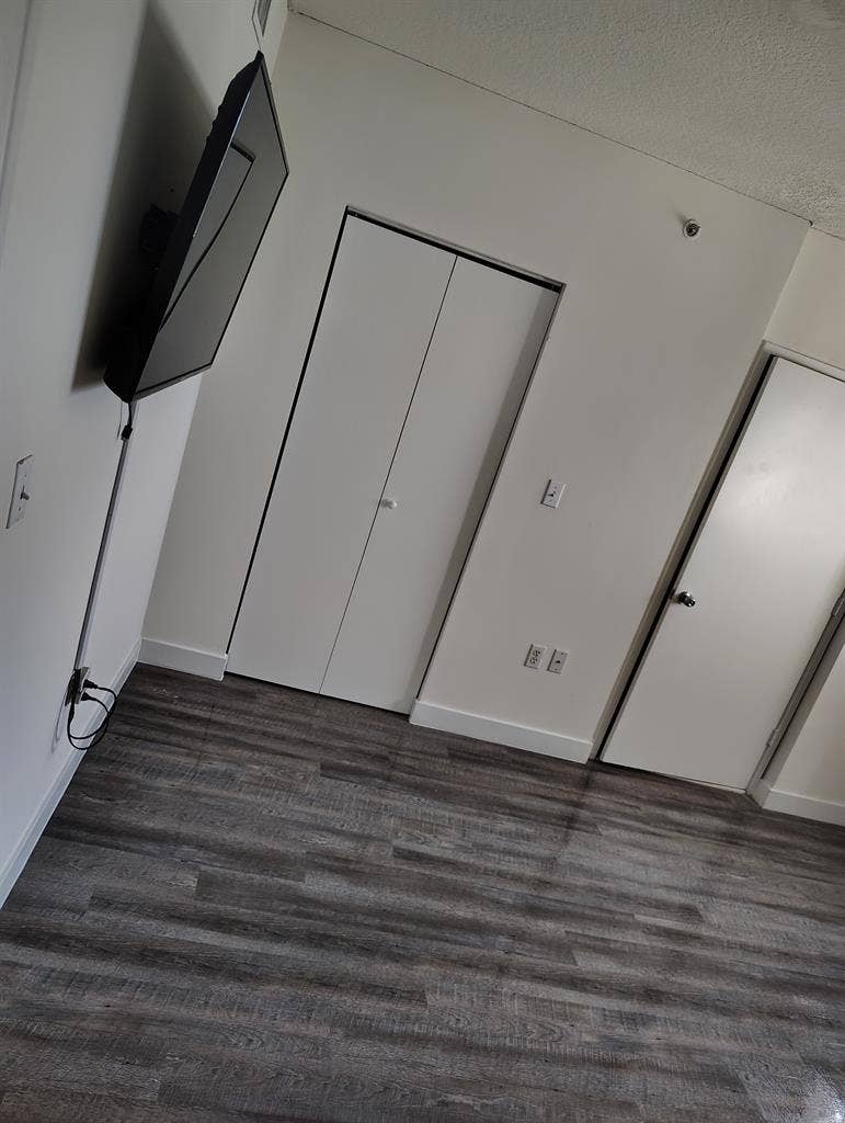 Master bedroom with bath $1250