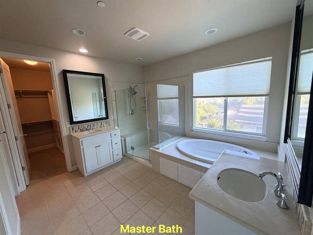 Nr Santana Row _ Master Bed & Bath