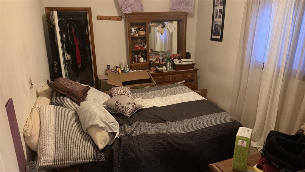 2 rooms available