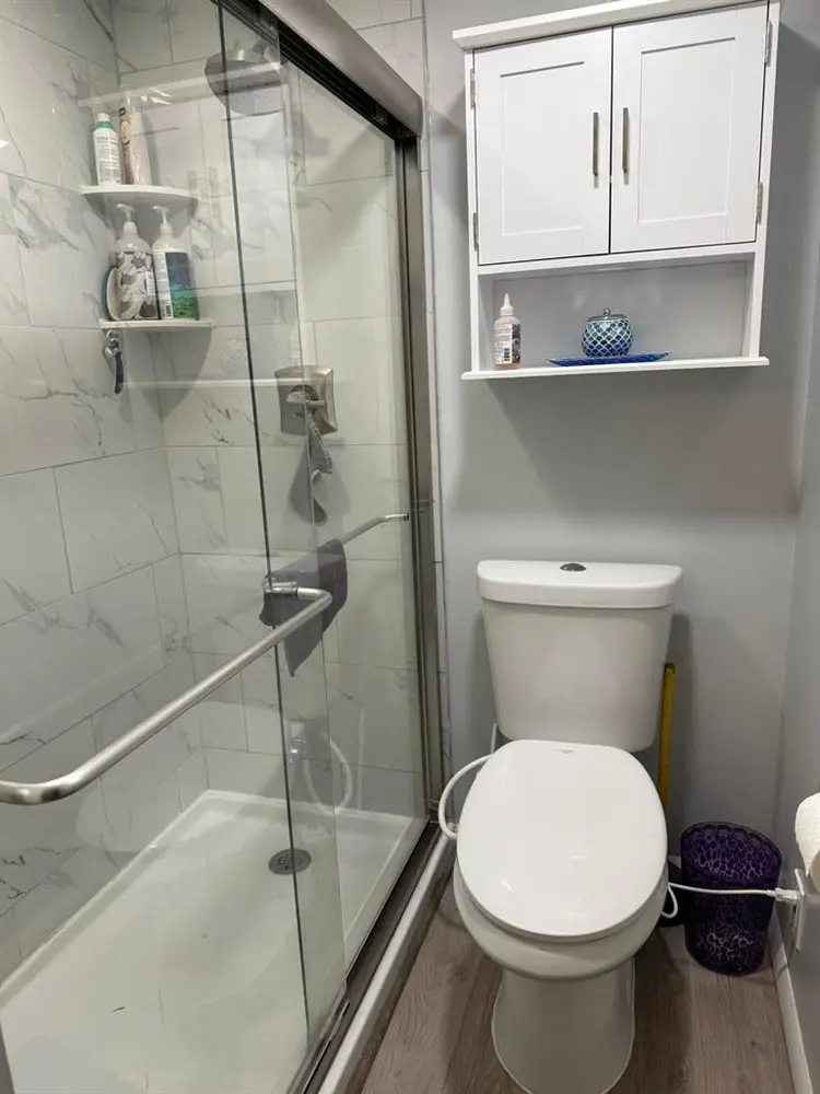 2 rooms available