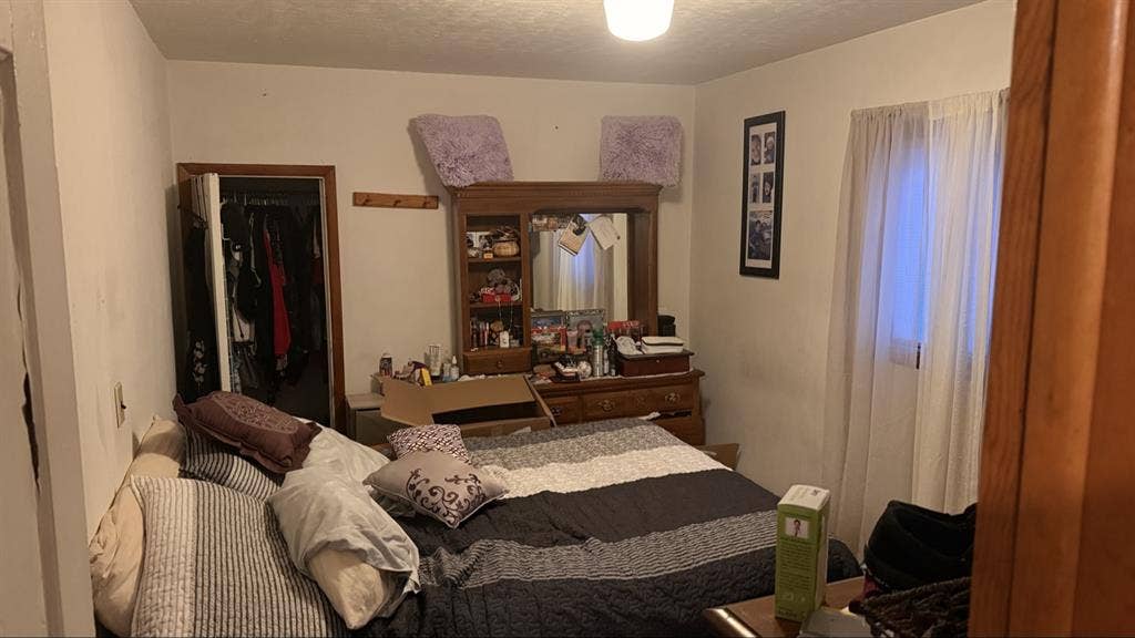2 rooms available