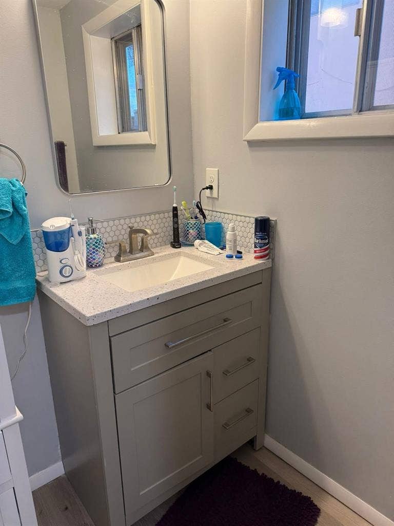 2 rooms available