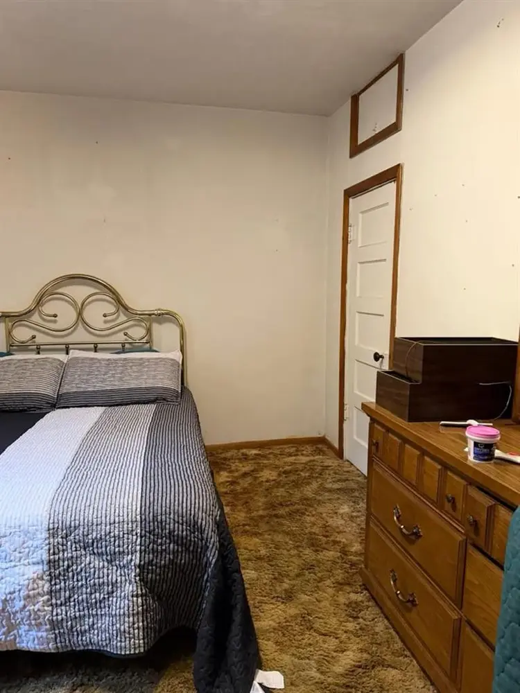 2 rooms available