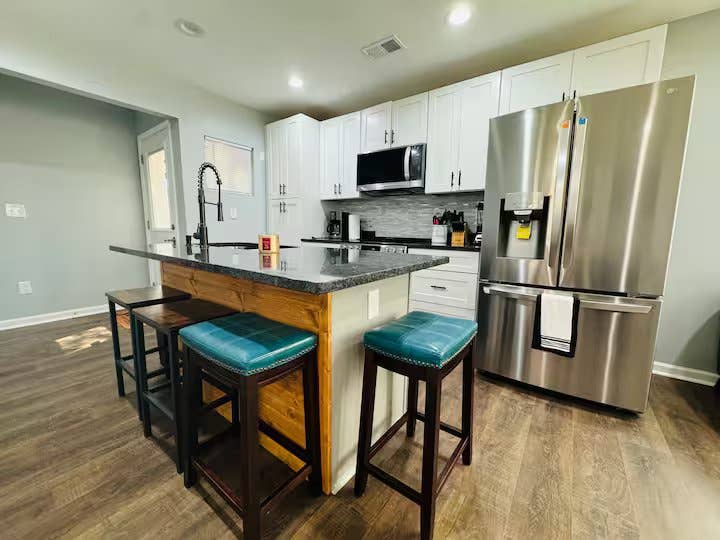 3 BR in Forest Park