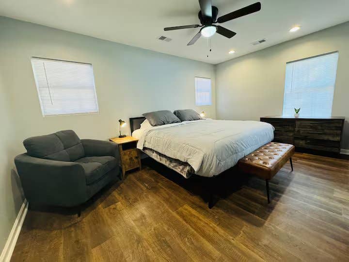 3 BR in Forest Park