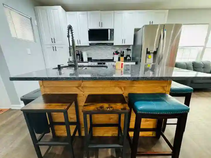 3 BR in Forest Park