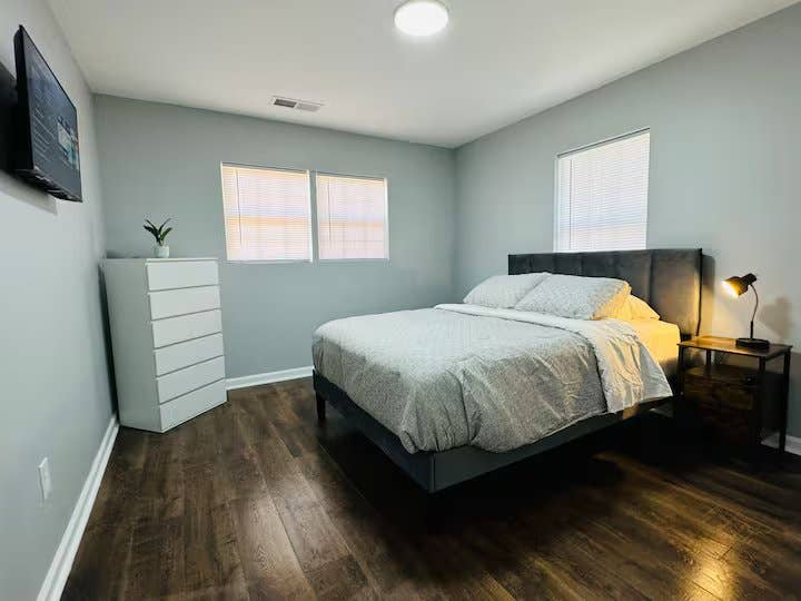 3 BR in Forest Park
