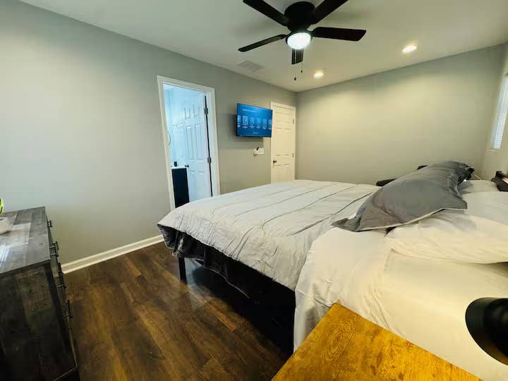 3 BR in Forest Park