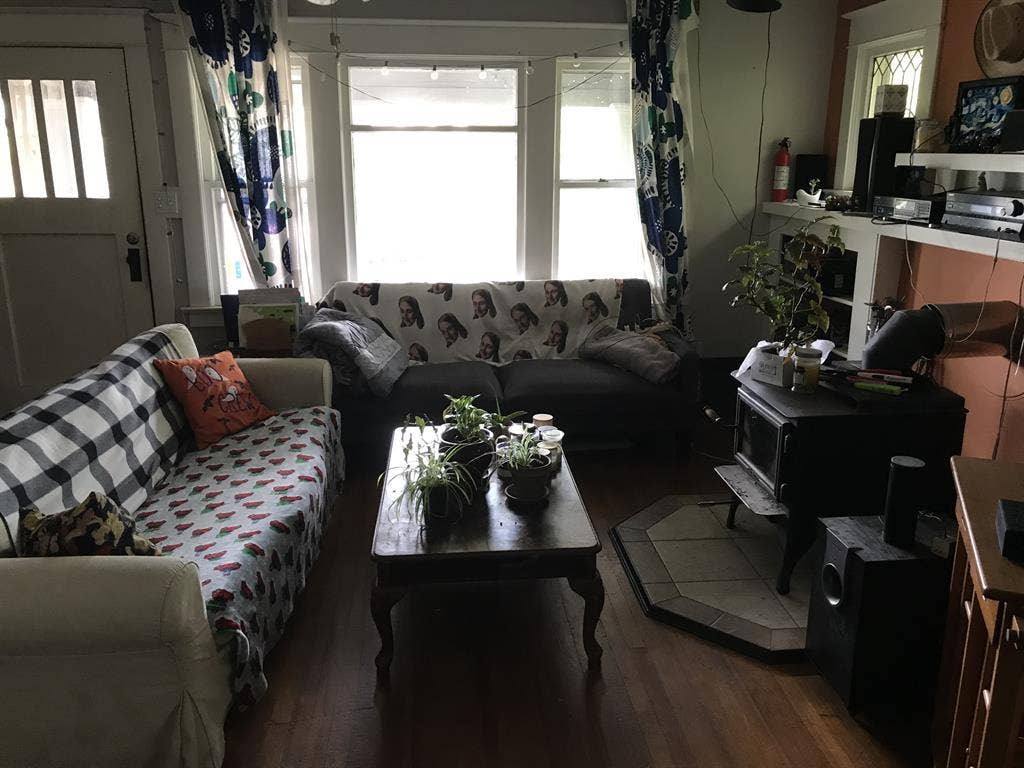 Room for Rent in SE Richmond Home
