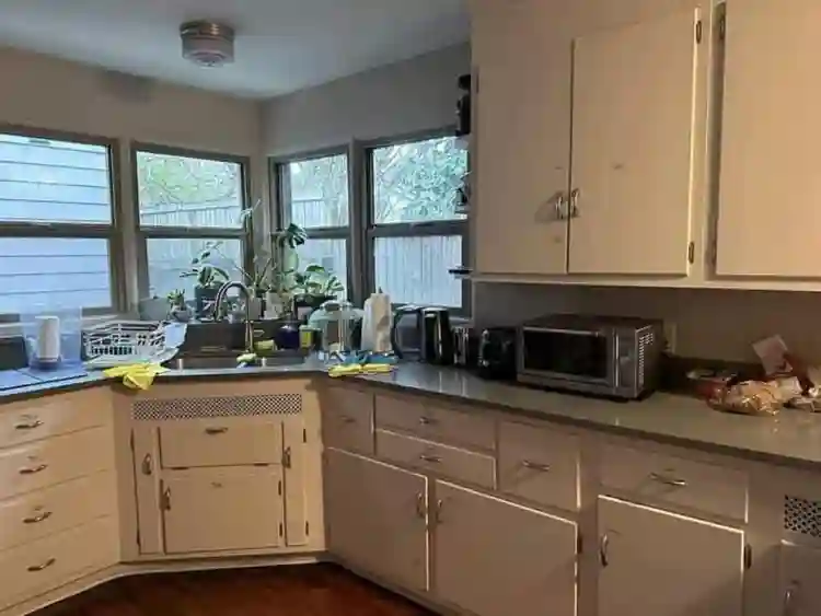 Seeking 4 new roommates!