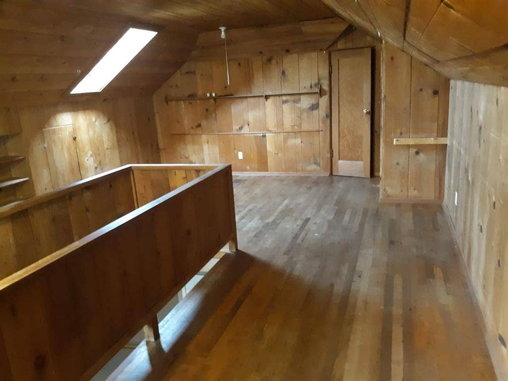 Seeking 4 new roommates!