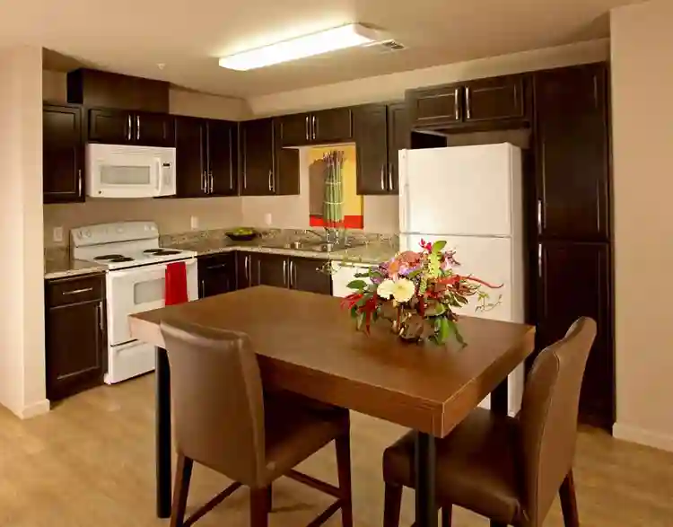 Private room (grad housing) $880/m