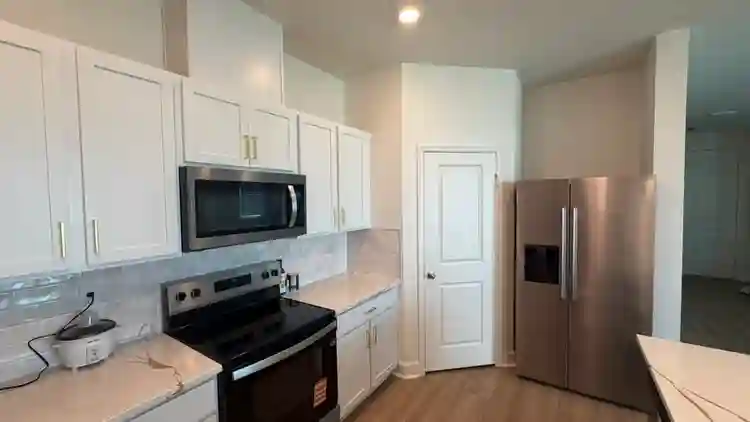 Room for Rent – Davenport, FL 🏡✨