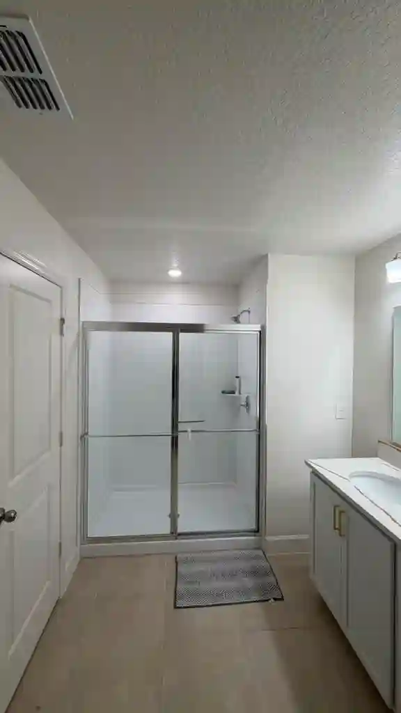 Room for Rent – Davenport, FL 🏡✨