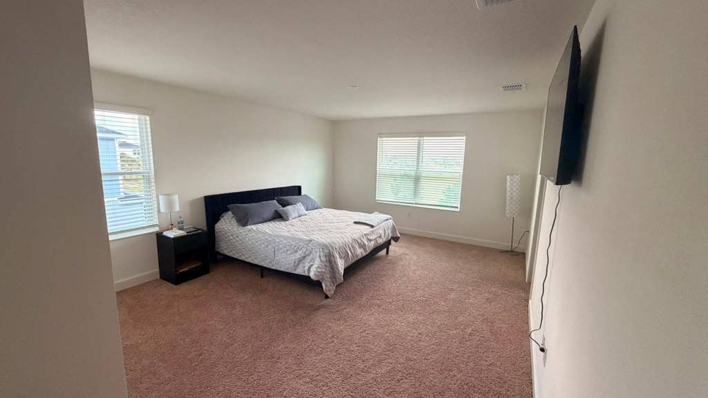 Room for Rent – Davenport, FL 🏡✨