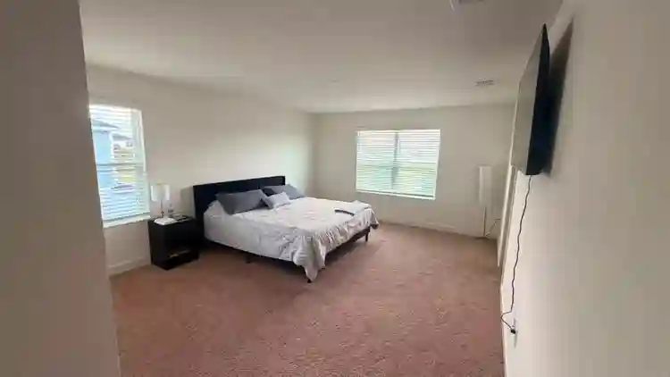 Room for Rent – Davenport, FL 🏡✨