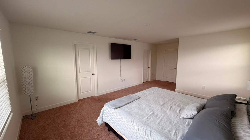 Room for Rent – Davenport, FL 🏡✨