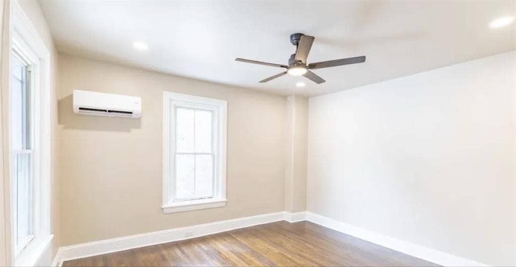 Looking for a female roommate!