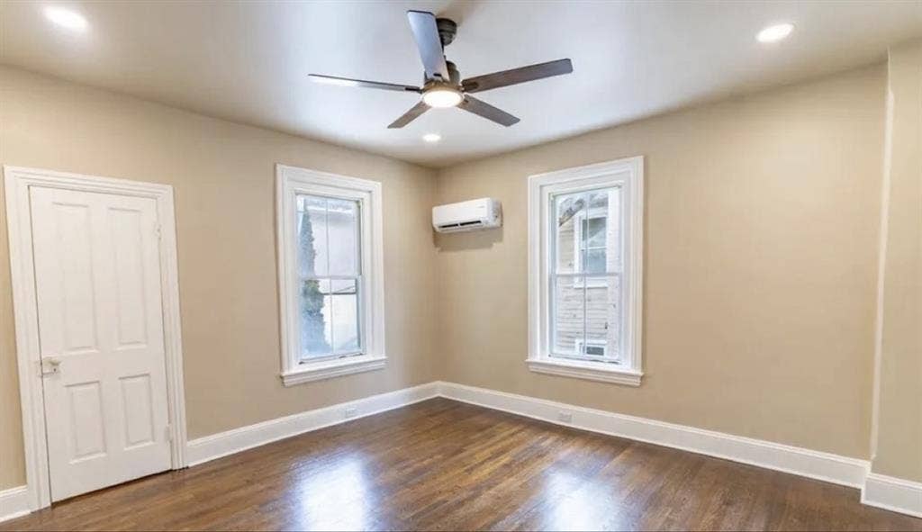 Looking for a female roommate!