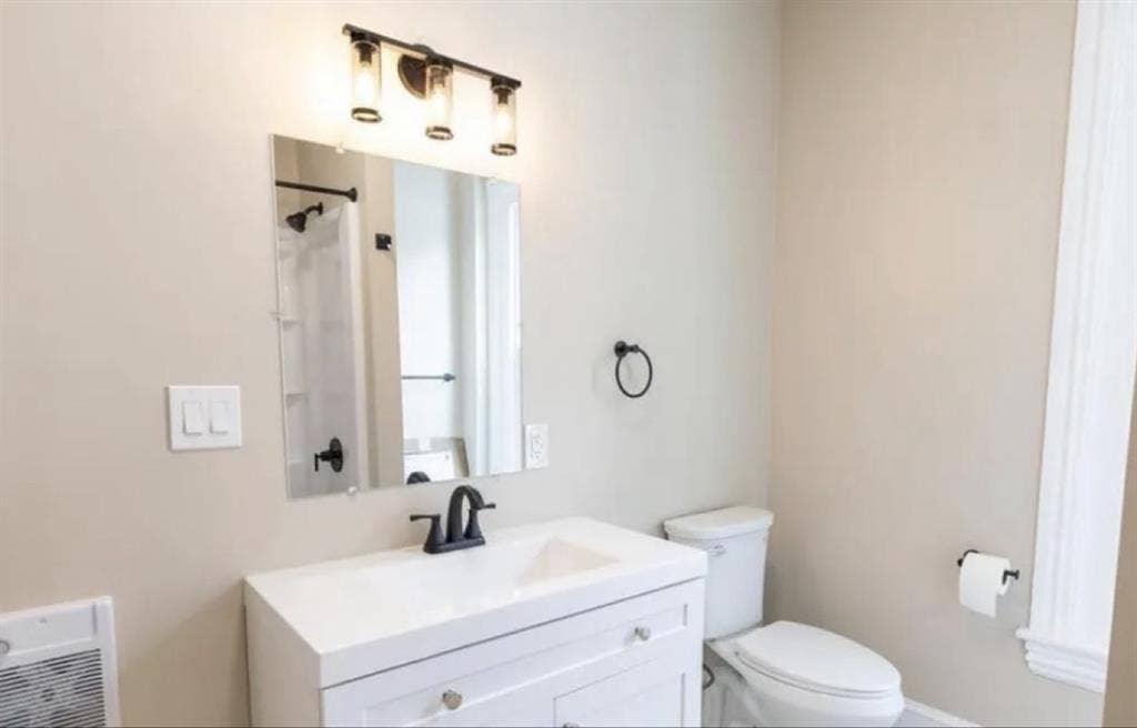 Looking for a female roommate!
