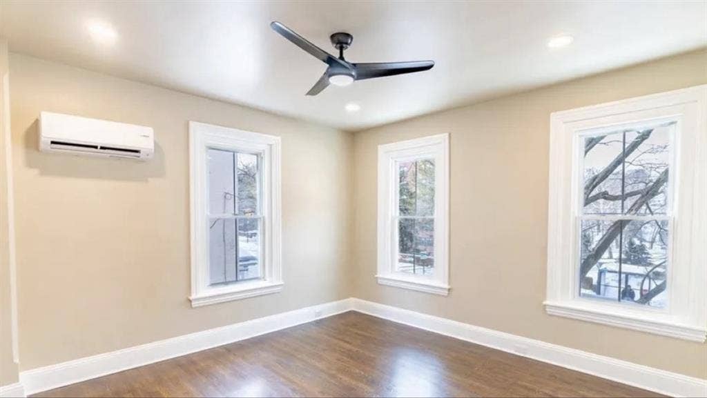 Looking for a female roommate!