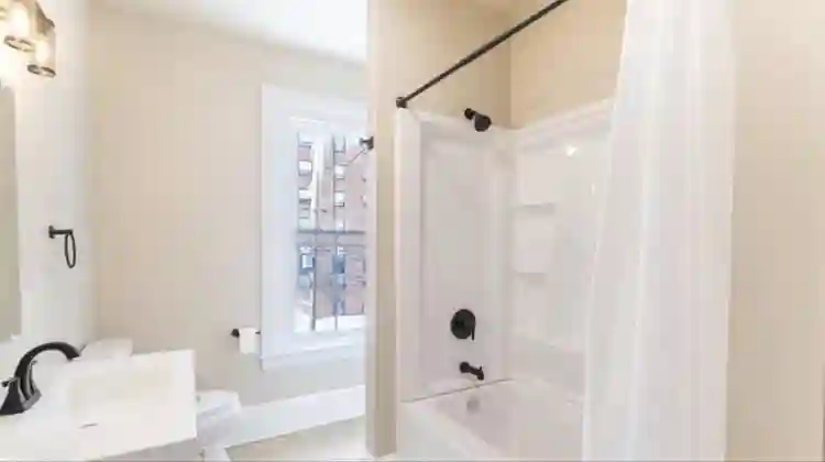 Looking for a female roommate!