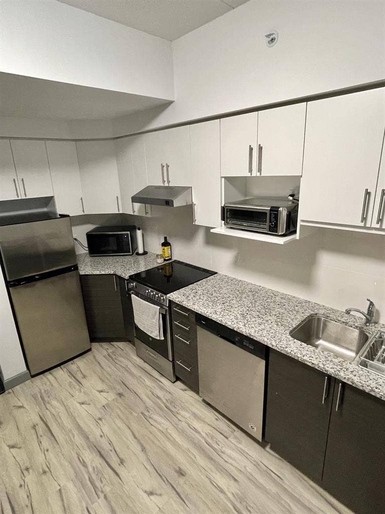 One room available for rent