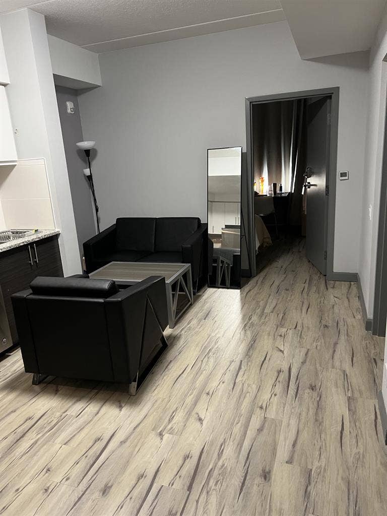 One room available for rent