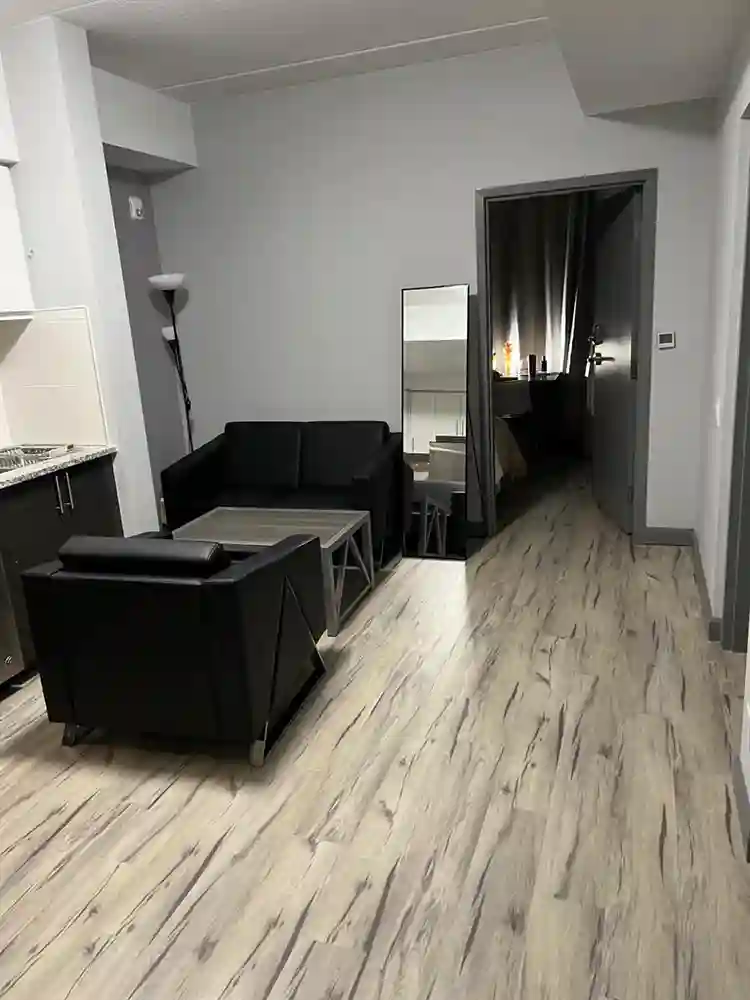 One room available for rent