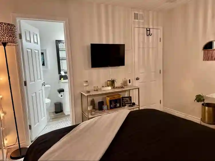 Master Bedroom w/Resort Amenities