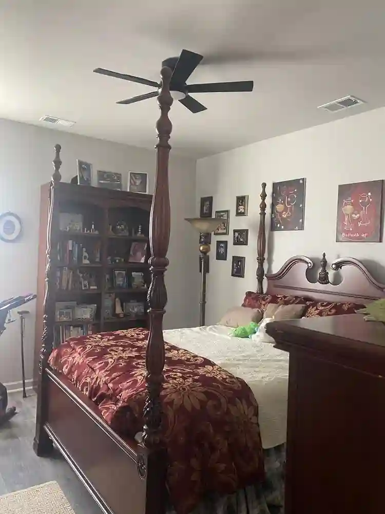 Private Upstairs Bed/Bath Furnished