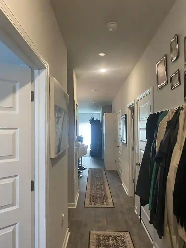 Private Upstairs Bed/Bath Furnished