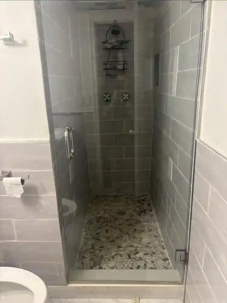Spare room for rent in my 2/2