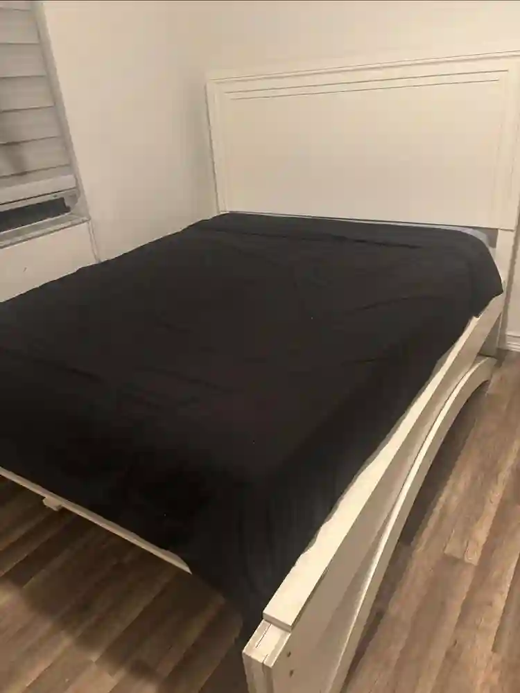 Spare room for rent in my 2/2