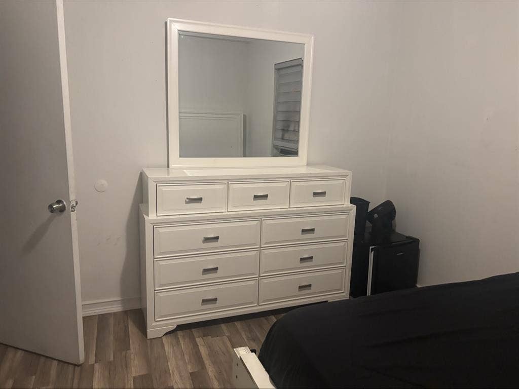 Spare room for rent in my 2/2