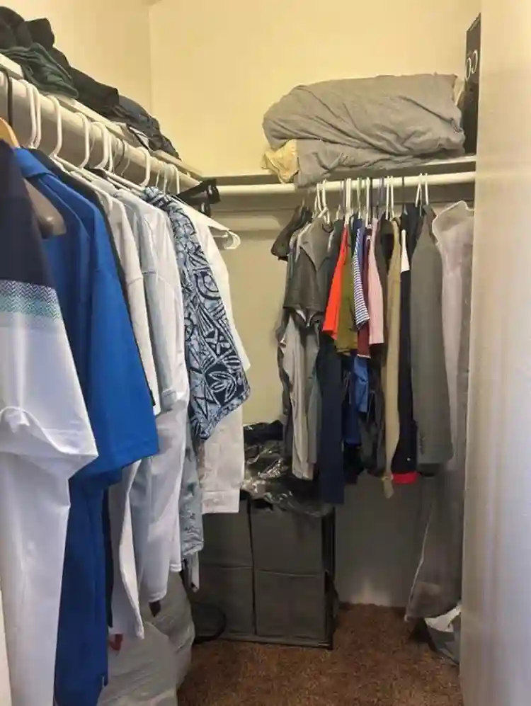 Room w/ walk-in closet + garage