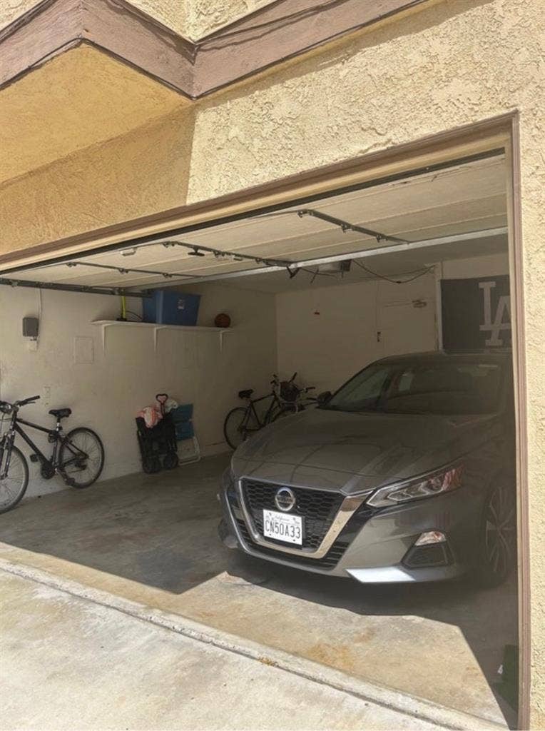 Room w/ walk-in closet + garage