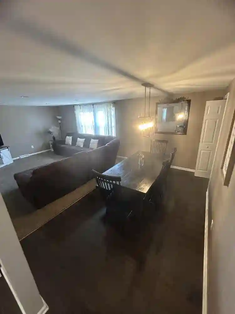 2nd Floor 3Bedr00m Apt.