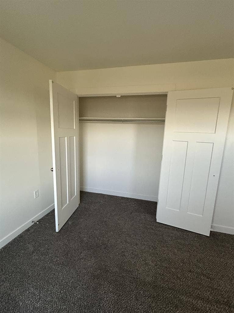 Room for Rent Manga,UT