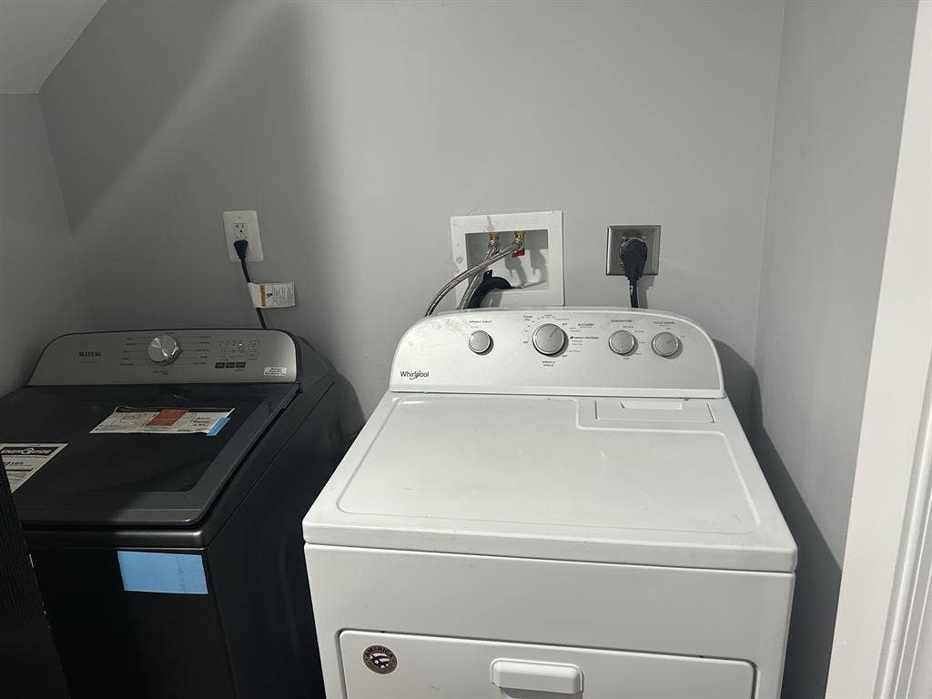 ETL ROOM AVAILABLE