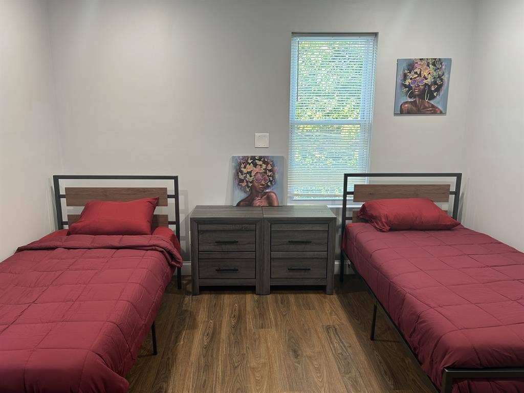 ETL ROOM AVAILABLE