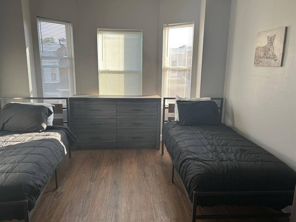 ETL ROOM AVAILABLE