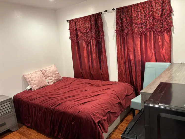 Furnished room