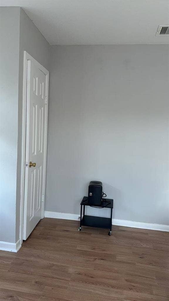 Cozy, spacious room only $480