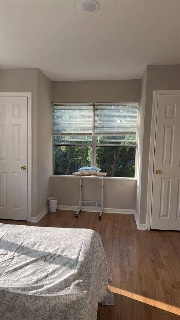 Cozy, spacious room only $480